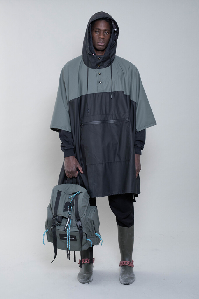 GREEN BICOLOR RAINCOAT